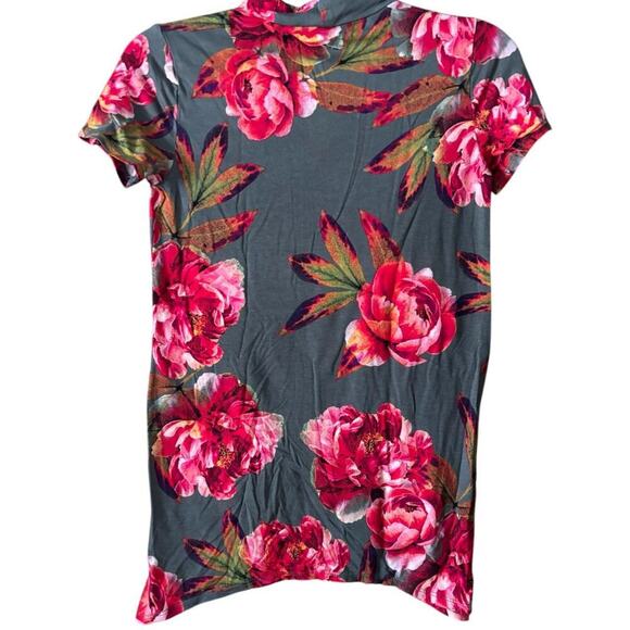 ANA Gray Floral Print V-Neck Bold Red Pink Flowers Stretchy Fabric Summer Style - Picture 2 of 5